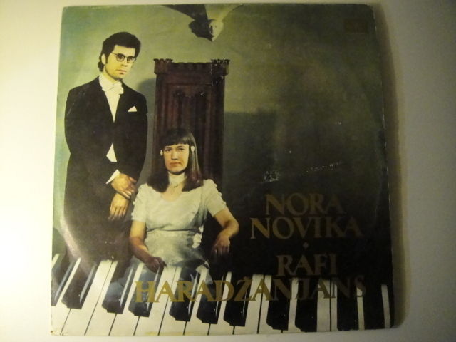 Nora Novika/Rafi Haradzanjans - pianos LP  Barkauskas/Arutiunyan/Lesur/Auric